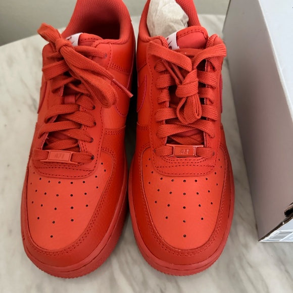 Women's Nike Air Force 1 '07 in Mantra Orange - Picture 10 of 14